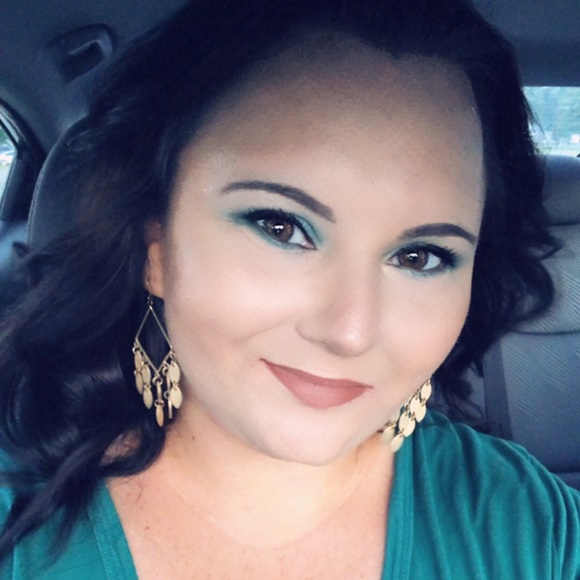 Meet your Posher, Brittany - Picture 3 of 4